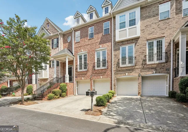 Photo 2 of Townhouse for sale at 3040 Woodwalk Dr Se #14, Atlanta, GA 30339 | MLS# 10843372 | Listing updated on 2026-09-10