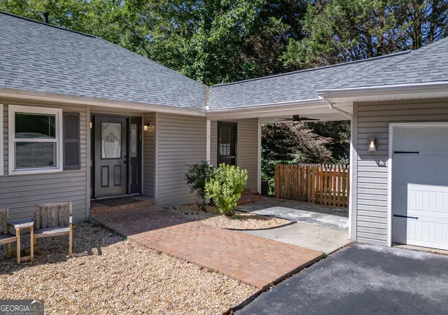 Photo 3 of Single family home for sale at 527 Pinebrook Dr, Blairsville, GA 30512 | MLS# 10832565 | Listing updated on 2026-10-08