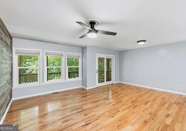 Photo 4 of Single family home for sale at 527 Pinebrook Dr, Blairsville, GA 30512 | MLS# 10832565 | Listing updated on 2026-10-08