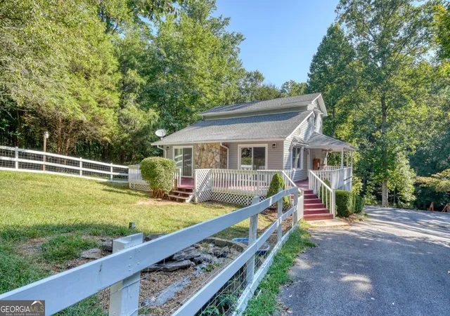 Photo 1 of Single family home for sale at 6881 Woodlake Cir, Young Harris, GA 30582 | MLS# 10851776 | Listing updated on 2026-10-07
