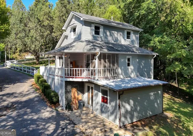 Photo 4 of Single family home for sale at 6881 Woodlake Cir, Young Harris, GA 30582 | MLS# 10851776 | Listing updated on 2026-10-07