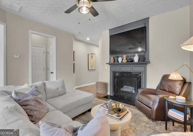 Photo 3 of Sale Pending at 6608 Splashwater Dr, Flowery Branch, GA 30542 | MLS# 10845235 | Listing updated on 2026-09-27