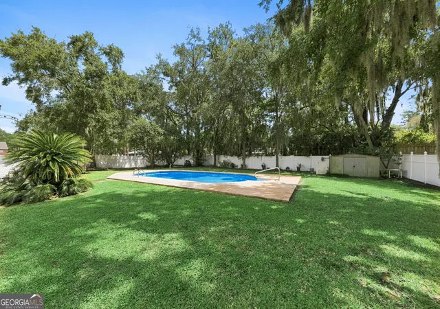 Photo 2 of Single family home for sale at 301 S Dandy St, St. Marys, GA 31558 | MLS# 10844389 | Listing updated on 2026-10-08