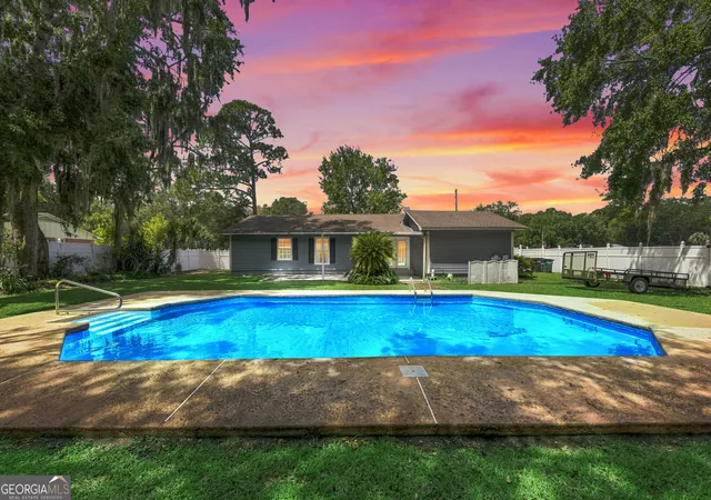Photo 3 of Single family home for sale at 301 S Dandy St, St. Marys, GA 31558 | MLS# 10844389 | Listing updated on 2026-10-08