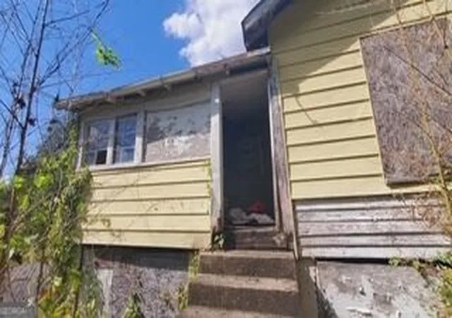 Photo 3 of Sale Pending at 588 Rutherford Ave, Macon, GA 31206 | MLS# 10835899 | Listing updated on 2026-09-15