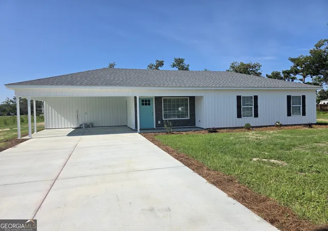 Photo 1 of Single family home for sale at 42 Fourth Ave, Hazlehurst, GA 31539 | MLS# 10807901 | Listing updated on 2026-09-14