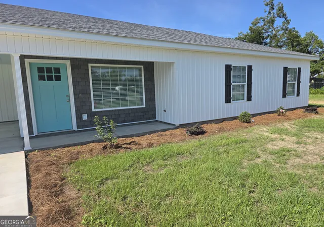 Photo 2 of Single family home for sale at 42 Fourth Ave, Hazlehurst, GA 31539 | MLS# 10807901 | Listing updated on 2026-09-14
