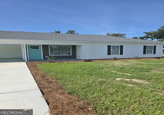 Photo 3 of Single family home for sale at 42 Fourth Ave, Hazlehurst, GA 31539 | MLS# 10807901 | Listing updated on 2026-09-14