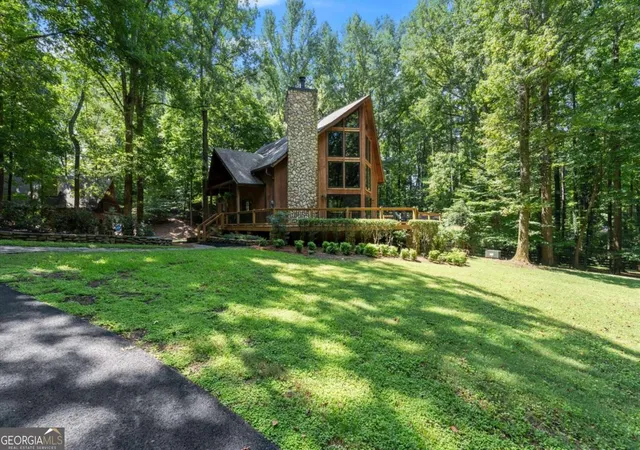 Photo 1 of Single family home for sale at 6660 Victory Dr, Acworth, GA 30102 | MLS# 10825379 | Listing updated on 2026-10-25