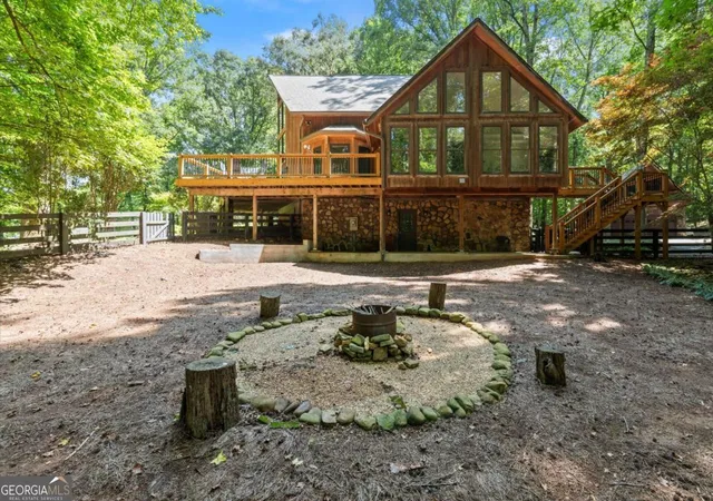 Photo 3 of Single family home for sale at 6660 Victory Dr, Acworth, GA 30102 | MLS# 10825379 | Listing updated on 2026-10-25