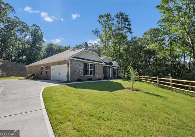 Photo 3 of Single family home for sale at 5372 Tuscany Dr, Douglasville, GA 30135 | MLS# 10817591 | Listing updated on 2026-09-19