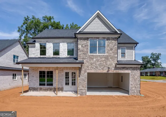 Photo 1 of Single family home for sale at 9 Stonehedge Dr, Buford, GA 30518 | MLS# 10838383 | Listing updated on 2026-09-16