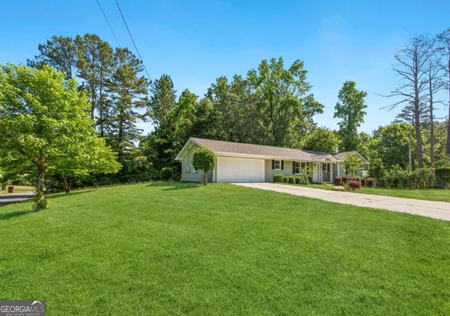 Photo 3 of Single family home for sale at 805 Gettysburg Trl Ne, Kennesaw, GA 30144 | MLS# 10847863 | Listing updated on 2026-09-17