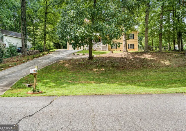 Photo 2 of Single family home for sale at 1601 River Glen Rd, Auburn, GA 30011 | MLS# 10843807 | Listing updated on 2026-09-11