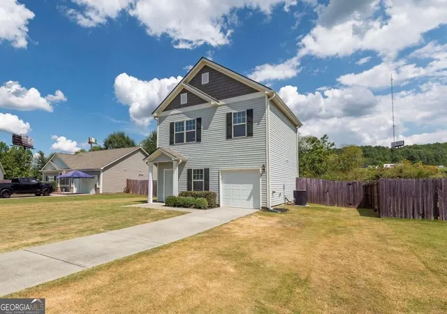 Photo 3 of Single family home for sale at 105 Colonial Dr, Calhoun, GA 30701 | MLS# 10844367 | Listing updated on 2026-09-11