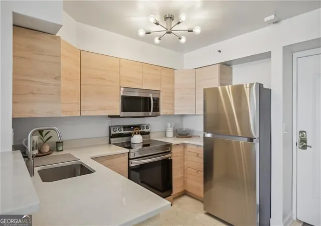 Listing Photo 5 - Condo for sale in building located at 2870 Pharr Ct S #1808, Atlanta, GA 30305 - Unit #1808
