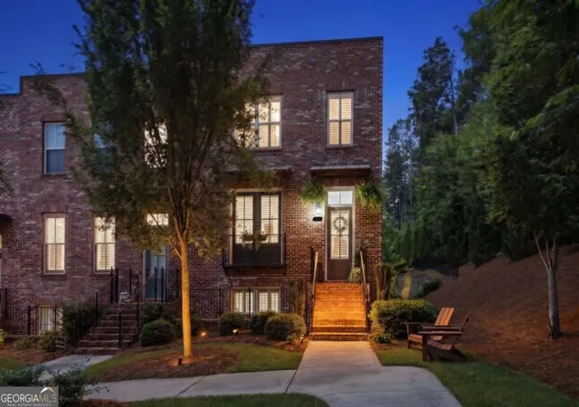 Photo 2 of Townhouse for sale at 3901 Prairie Fld Xing, Suwanee, GA 30024 | MLS# 10851821 | Listing updated on 2026-10-07