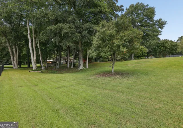 Photo 3 of Sale Pending at 2823 Crabapple Cir, Dacula, GA 30019 | MLS# 10839312 | Listing updated on 2026-09-14