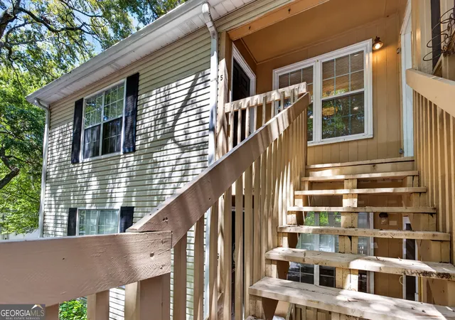 Photo 2 of Condo for sale at 401 N Cromwell Rd #5G, Savannah, GA 31410 | MLS# 10838216 | Listing updated on 2026-09-11