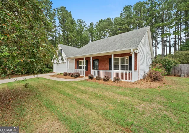 Single family home for sale at 105 Laurel Ln, Social Circle, GA 30025 | MLS# 10852982