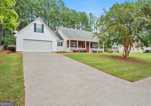 Photo 2 of Single family home for sale at 105 Laurel Ln, Social Circle, GA 30025 | MLS# 10852982 | Listing updated on 2026-10-09