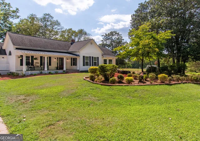 Photo 3 of Single family home for sale at 1136 Mt Carmel Rd, Newnan, GA 30263 | MLS# 10844669 | Listing updated on 2026-09-17