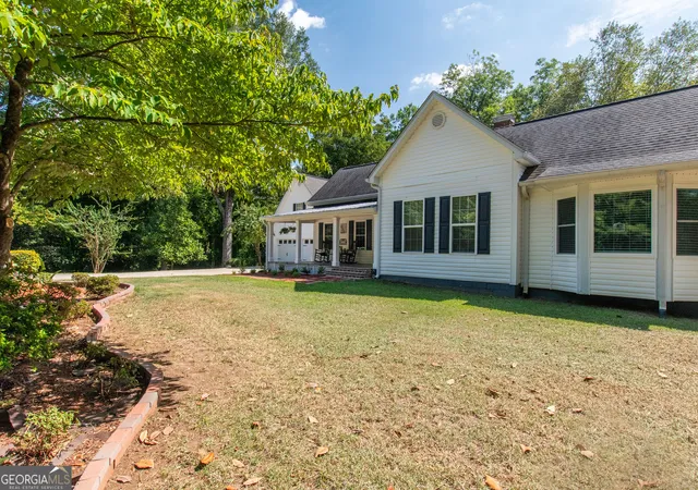 Photo 4 of Single family home for sale at 1136 Mt Carmel Rd, Newnan, GA 30263 | MLS# 10844669 | Listing updated on 2026-09-17