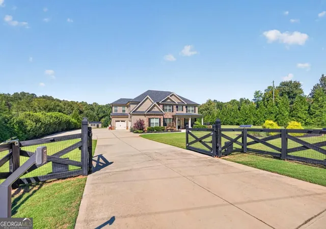 Photo 2 of Sale Pending at 415 Skelton Rd, Hoschton, GA 30548 | MLS# 10848352 | Listing updated on 2026-10-05