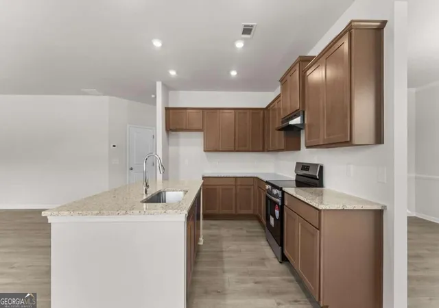 Photo 4 of Single family home for sale at 305 Bloomfield Cir, Canton, GA 30114 | MLS# 10850444 | Listing updated on 2026-09-21