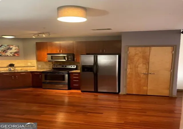 Photo 2 of Condo for sale at 898 Oak St #3423, Atlanta, GA 30310 | MLS# 10844673 | Listing updated on 2026-09-11