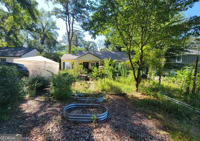 Photo 2 of Single family home for sale at 2042 Arlington Cir Nw, Atlanta, GA 30318 | MLS# 10849534 | Listing updated on 2026-10-03