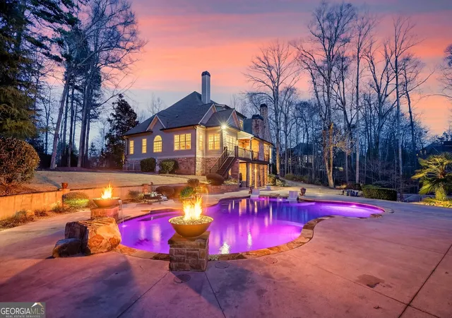 Photo 2 of Mansion for sale at 18 Willow Pl, Newnan, GA 30265 | MLS# 10763962 | Listing updated on 2026-09-08