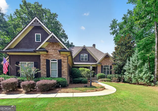 Photo 3 of Mansion for sale at 18 Willow Pl, Newnan, GA 30265 | MLS# 10763962 | Listing updated on 2026-09-08