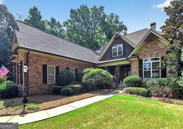 Photo 3 of Single family home for sale at 18 Willow Pl, Newnan, GA 30265 | MLS# 10763962 | Listing updated on 2026-09-08