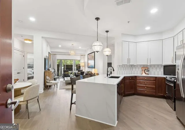 Listing Photo 1 - Condo for sale in building located at 200 River Vis Dr NW, Sandy Springs, GA 30339 - Unit #727