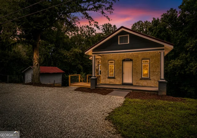 Photo 3 of Single family home for sale at 2928 Old Cornelia Hwy, Gainesville, GA 30507 | MLS# 10822585 | Listing updated on 2026-09-11