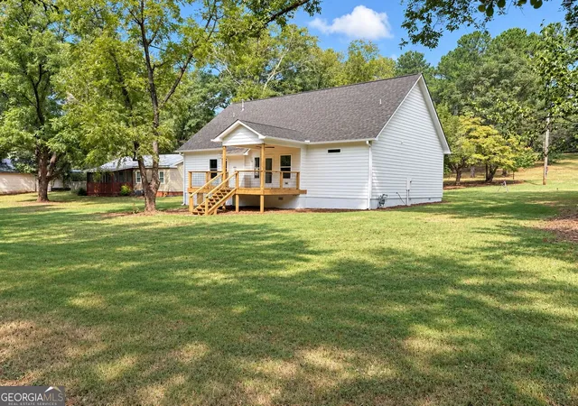 Photo 3 of Single family home for sale at 875 Lynn Ave, Jefferson, GA 30549 | MLS# 10755943 | Listing updated on 2026-09-16