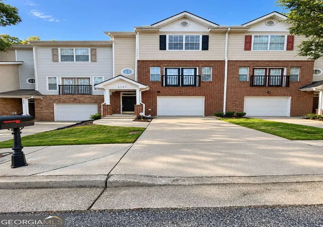 Photo 1 of Townhouse for sale at 2585 Laurel Cir Nw, Atlanta, GA 30311 | MLS# 10844693 | Listing updated on 2026-09-11