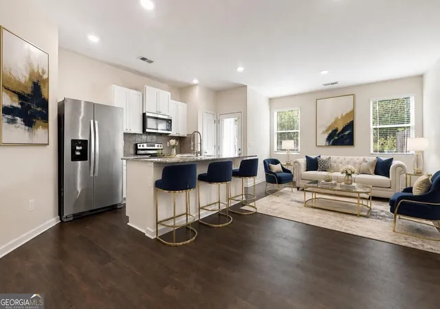 Photo 3 of Townhouse for sale at 5699 Union Pointe Dr, Union City, GA 30291 | MLS# 10851014 | Listing updated on 2026-10-06