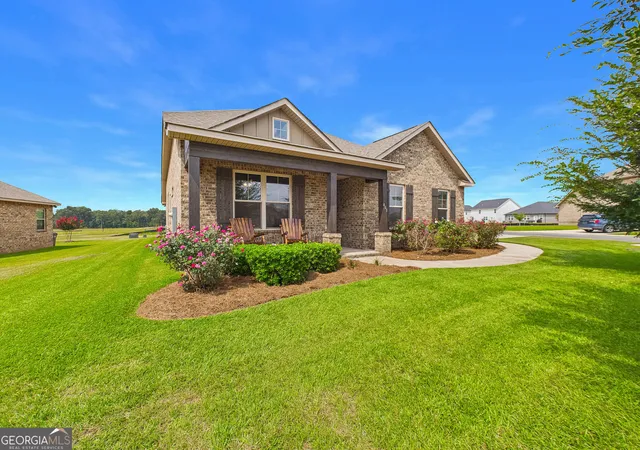 Photo 3 of Single family home for sale at 401 Preservation Pkwy, Perry, GA 31069 | MLS# 10837379 | Listing updated on 2026-09-01