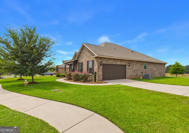 Photo 4 of Single family home for sale at 401 Preservation Pkwy, Perry, GA 31069 | MLS# 10837379 | Listing updated on 2026-09-01