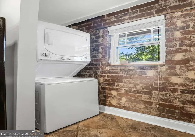 Listing Photo 4 - Condo for sale in building located at 40 Daniel St NW, Atlanta, GA 30312 - Unit #8