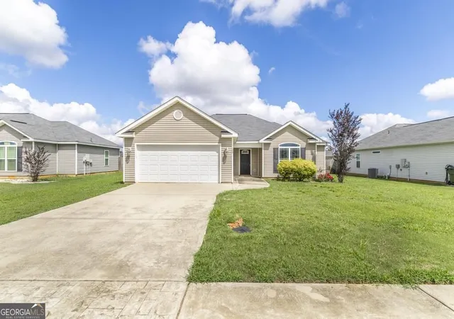 Photo 2 of Single family home for sale at 120 Raymond Cir, Warner Robins, GA 31088 | MLS# 10848767 | Listing updated on 2026-09-24