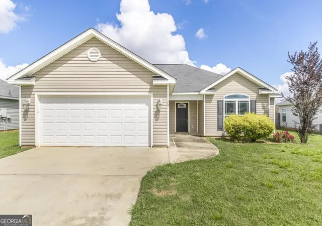 Photo 4 of Single family home for sale at 120 Raymond Cir, Warner Robins, GA 31088 | MLS# 10848767 | Listing updated on 2026-09-24