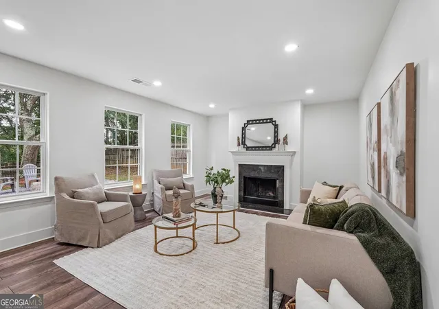 Photo 3 of Single family home for sale at 1149 Grandview Cir, Powder Springs, GA 30127 | MLS# 10852887 | Listing updated on 2026-10-06