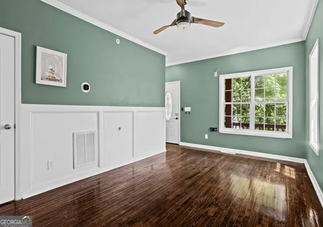 Photo 3 of Single family home for sale at 1079 Sims St SW, Atlanta, GA 30310 | MLS# 10838585 | Listing updated on 2026-10-10