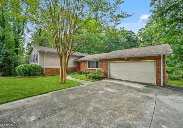 Photo 2 of Single family home for sale at 2145 Datona Dr Sw, South Fulton, GA 30331 | MLS# 10852358 | Listing updated on 2026-10-09