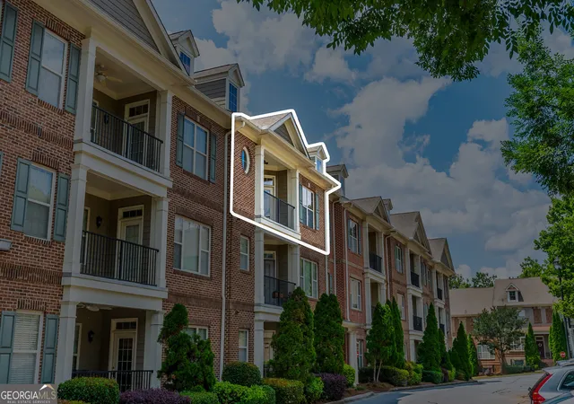 Listing Photo 4 - Condo for sale in building located at 7265 Glisten Ave, Atlanta, GA 30328 - Unit #132