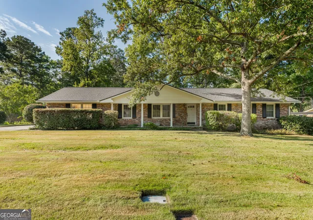 Single family home for sale at 4610 N Stratford Oaks Dr, Macon, GA 31210 | MLS# 10844517