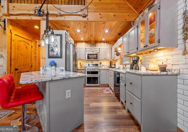 Photo 2 of Single family home for sale at 709 Laurel Crk Trl, Blue Ridge, GA 30513 | MLS# 10850455 | Listing updated on 2026-10-05